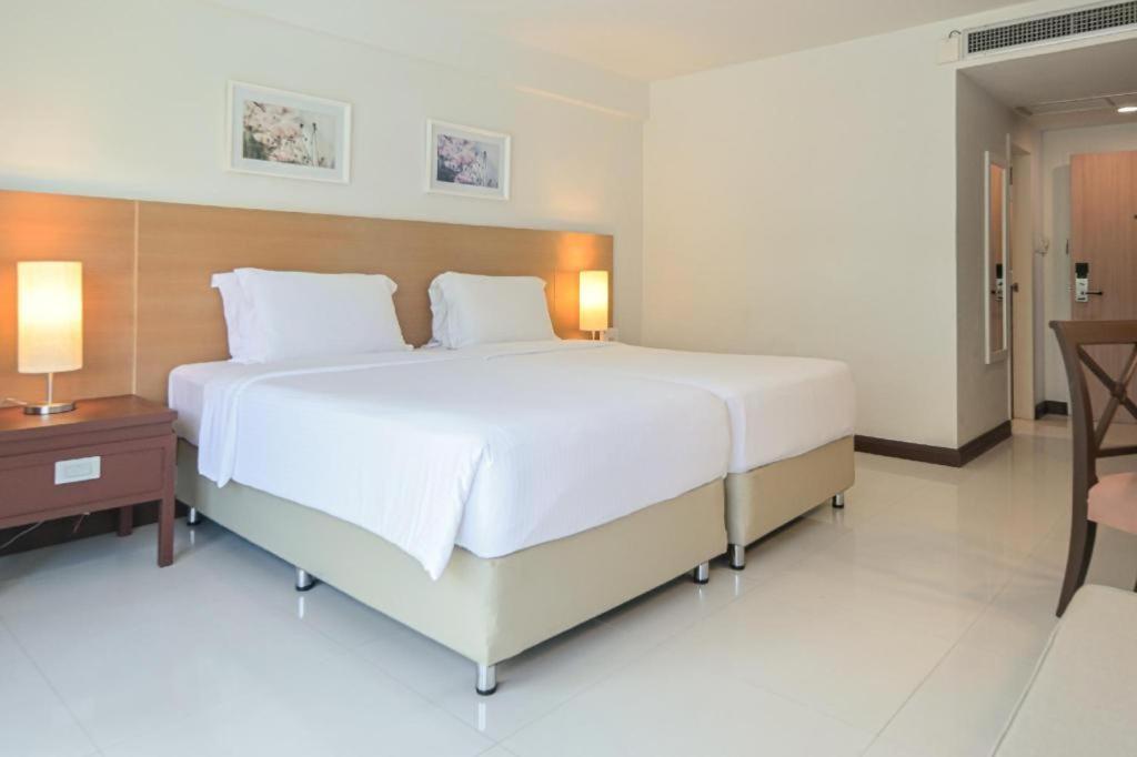 Karon Ramada By Wyndham Phuket Southsea酒店 外观 照片